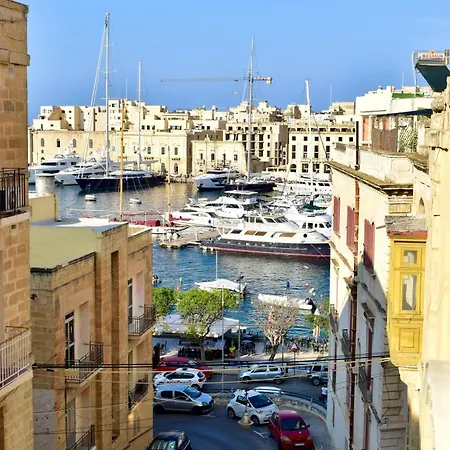 Grand Arcanum 2 - Comfortable And Elegant Lägenhet *